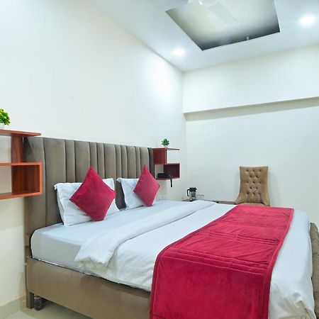 Chowdhry Tourist Lodge - New Delhi Railway Station - 2 Minutes Walk Exterior foto