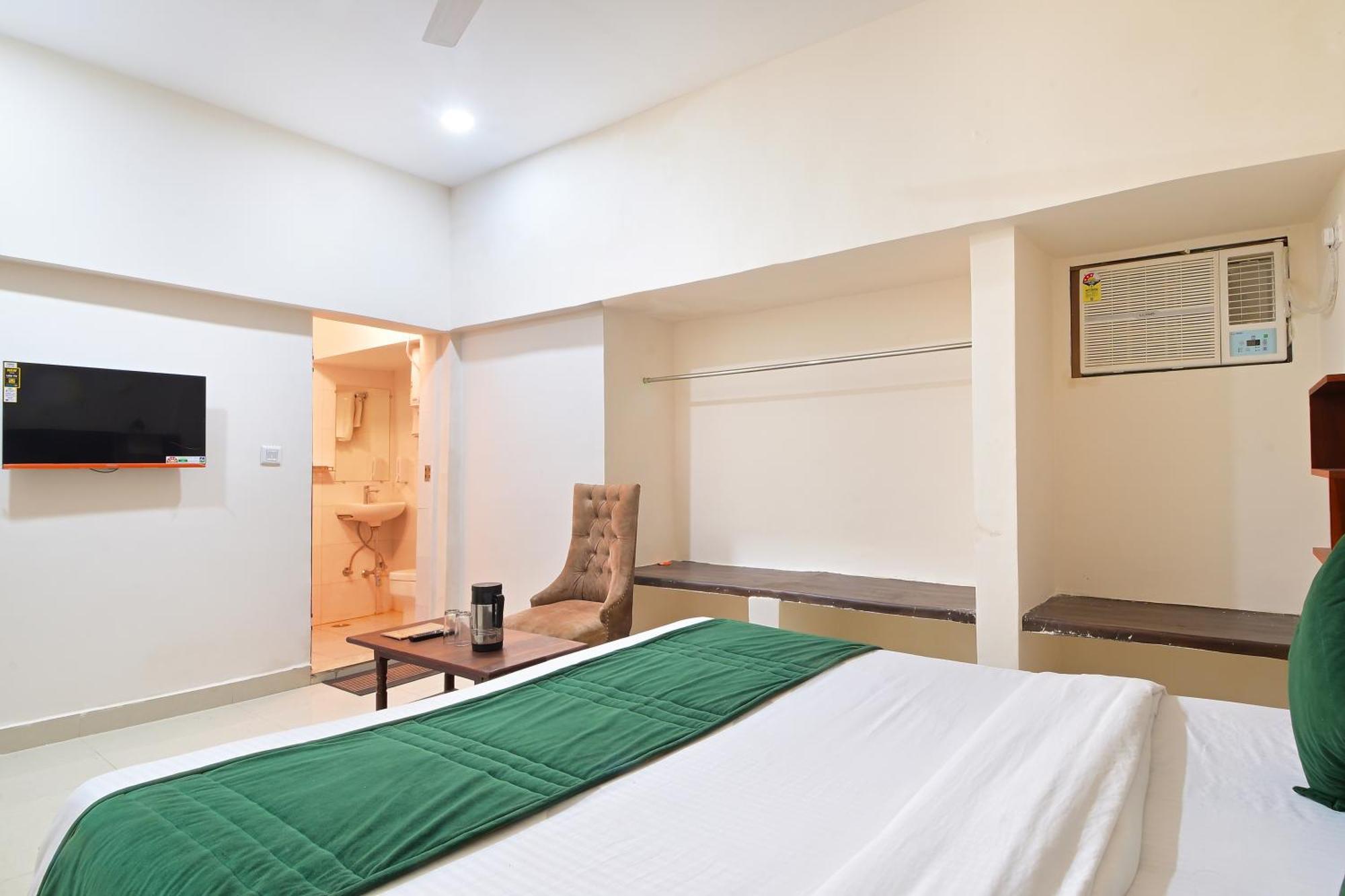 Chowdhry Tourist Lodge - New Delhi Railway Station - 2 Minutes Walk Exterior foto