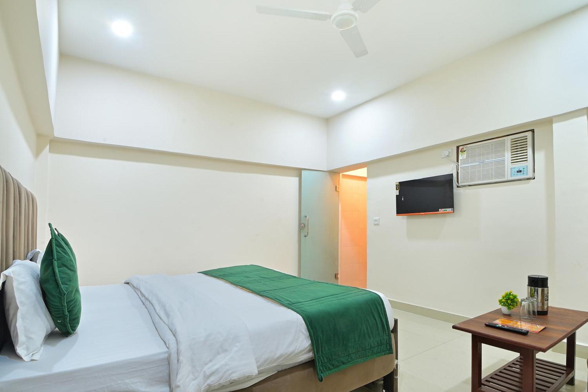 Chowdhry Tourist Lodge - New Delhi Railway Station - 2 Minutes Walk Exterior foto