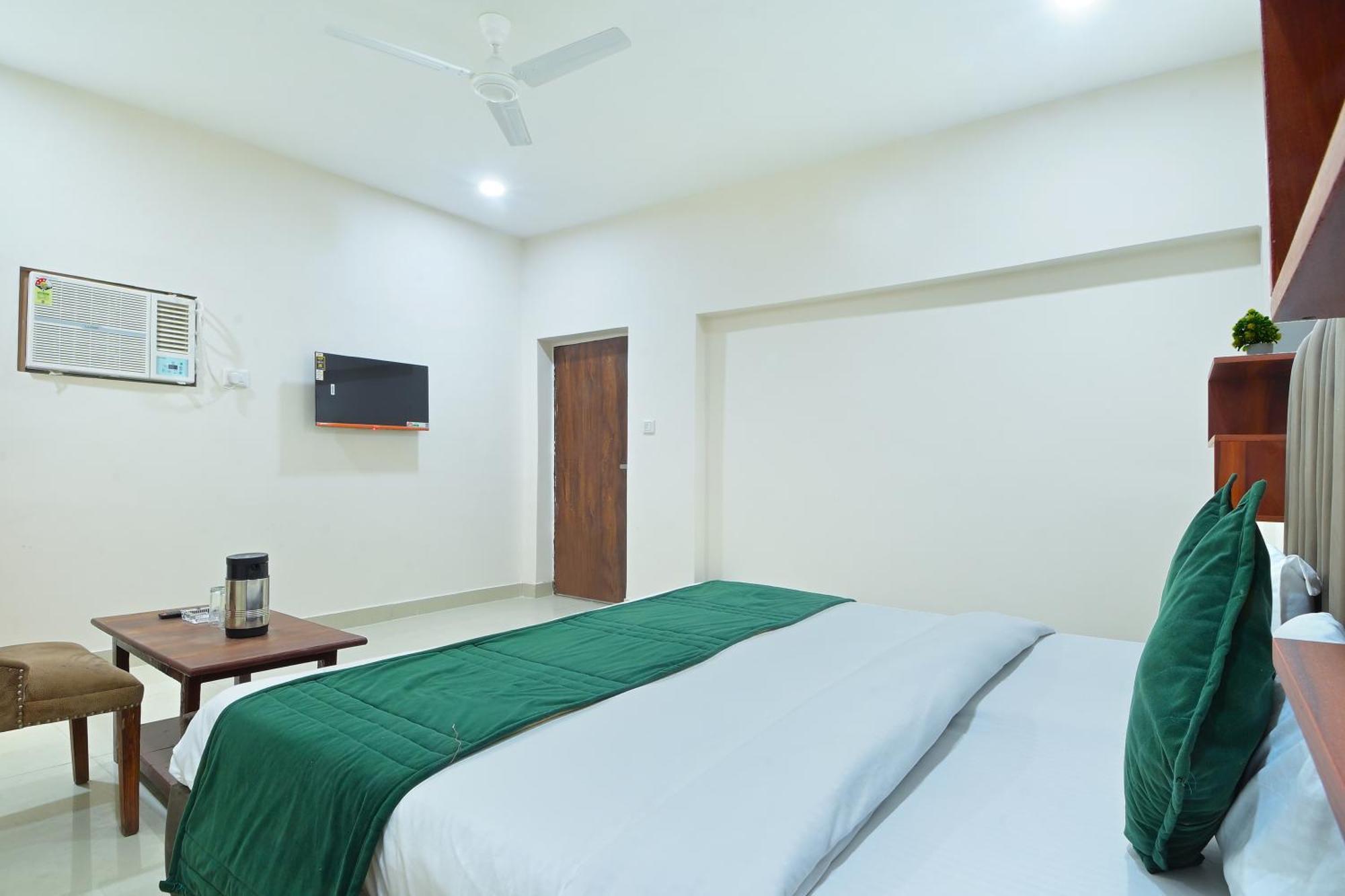Chowdhry Tourist Lodge - New Delhi Railway Station - 2 Minutes Walk Exterior foto