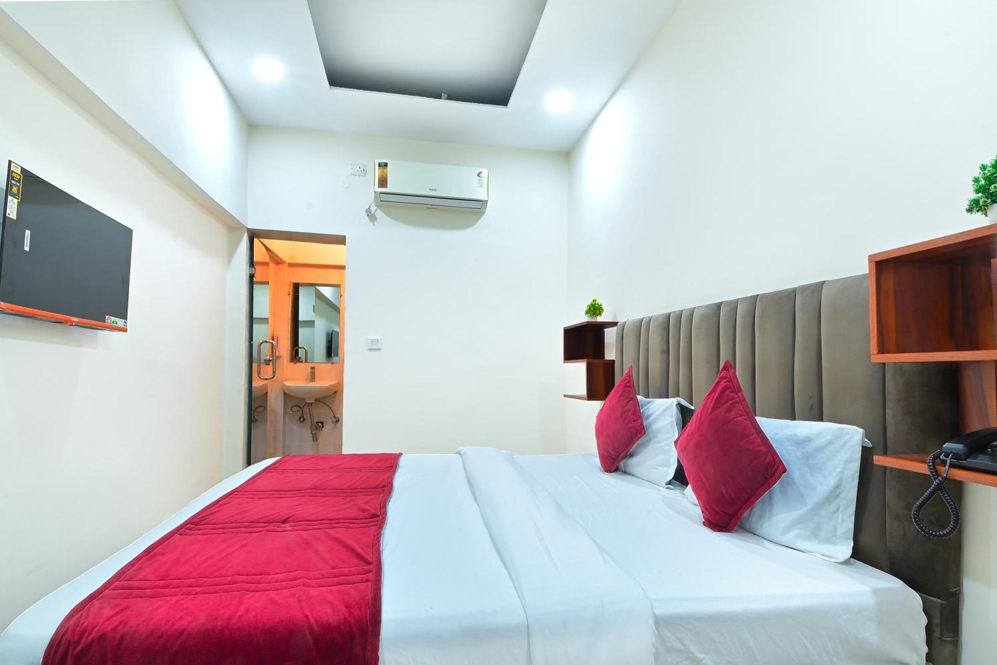 Chowdhry Tourist Lodge - New Delhi Railway Station - 2 Minutes Walk Exterior foto