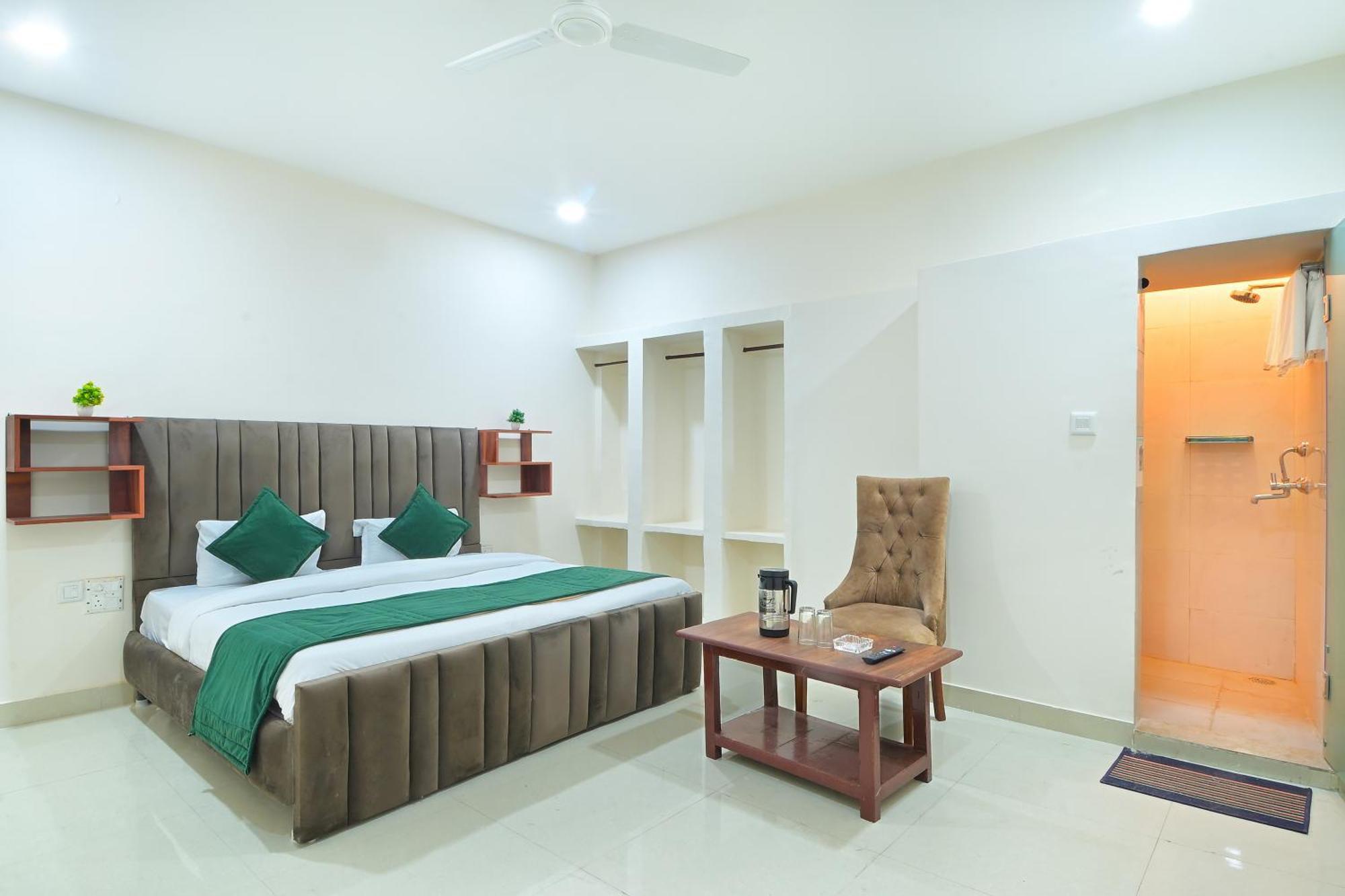Chowdhry Tourist Lodge - New Delhi Railway Station - 2 Minutes Walk Exterior foto
