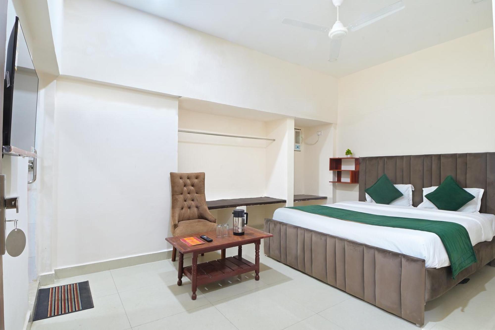 Chowdhry Tourist Lodge - New Delhi Railway Station - 2 Minutes Walk Exterior foto
