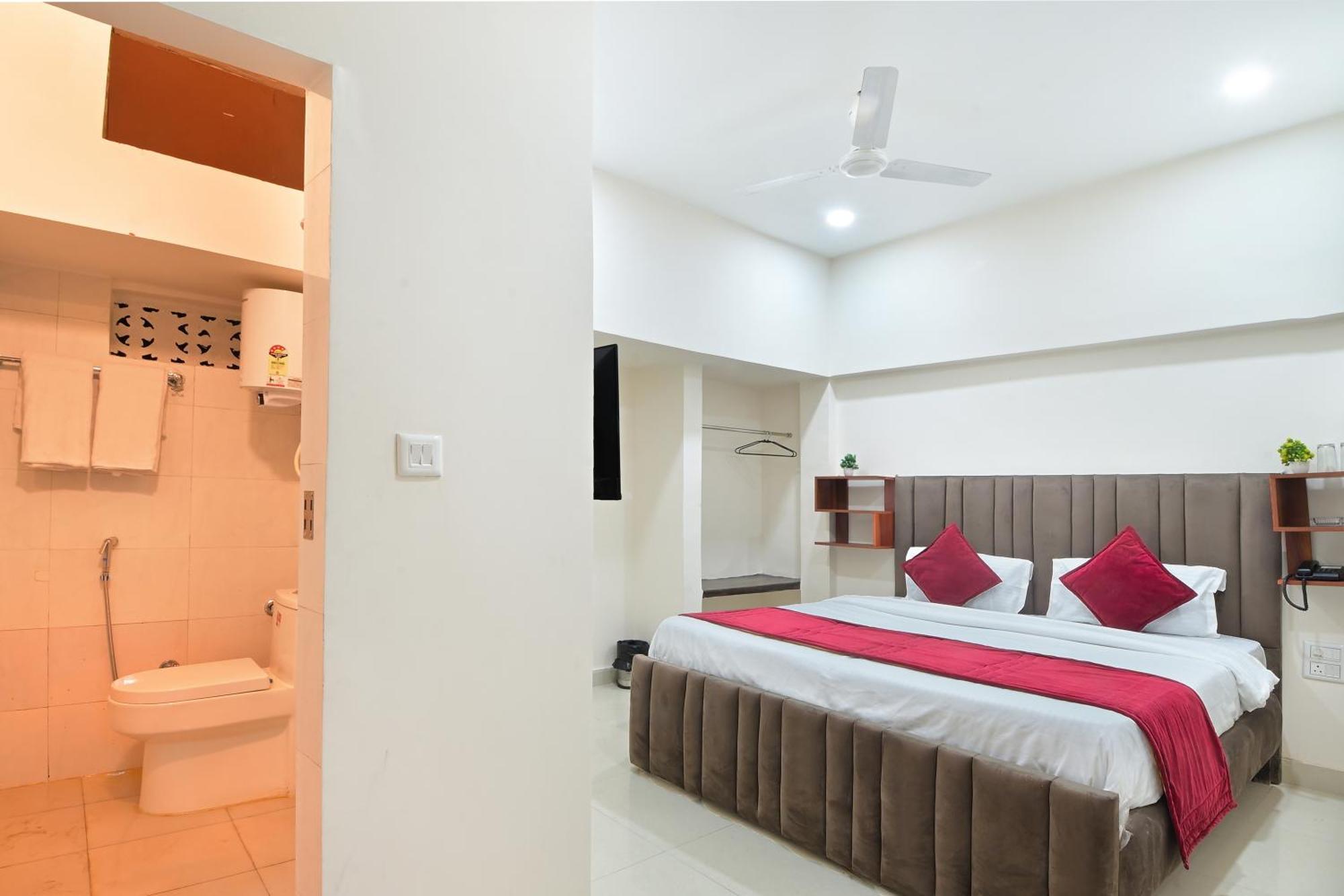 Chowdhry Tourist Lodge - New Delhi Railway Station - 2 Minutes Walk Exterior foto