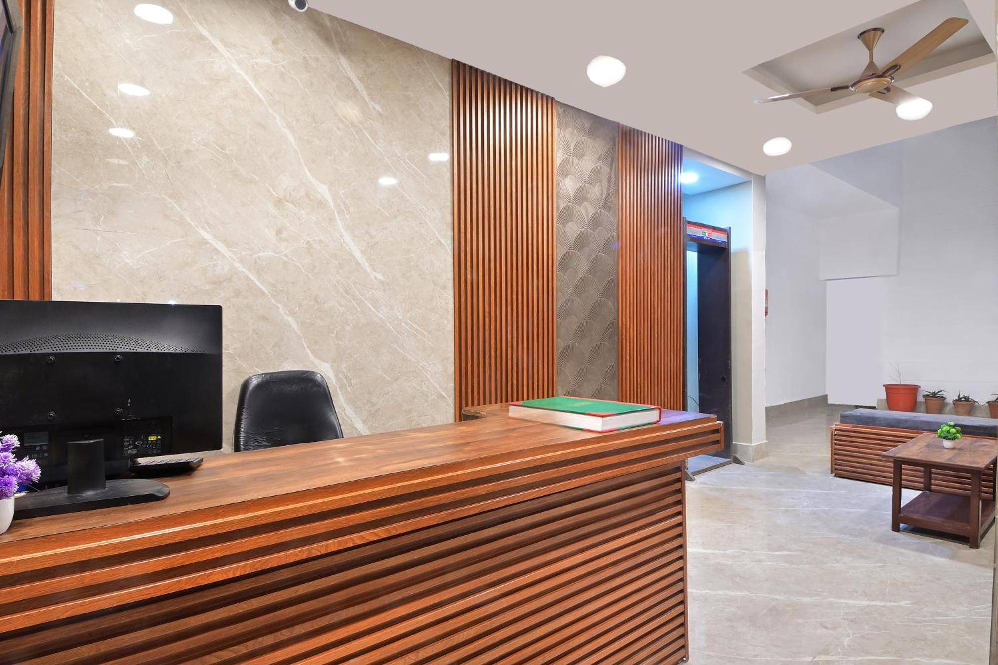 Chowdhry Tourist Lodge - New Delhi Railway Station - 2 Minutes Walk Exterior foto
