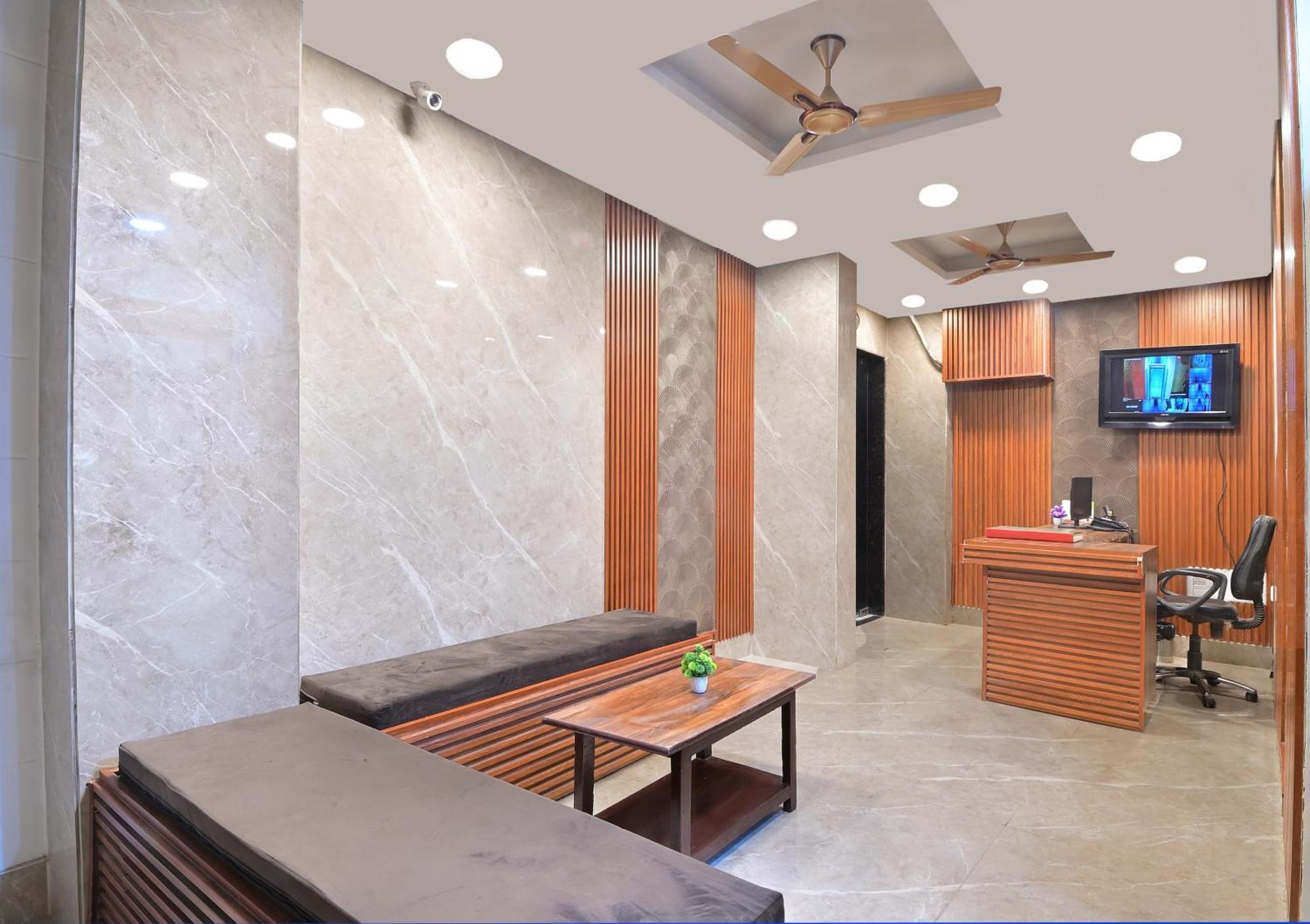 Chowdhry Tourist Lodge - New Delhi Railway Station - 2 Minutes Walk Exterior foto